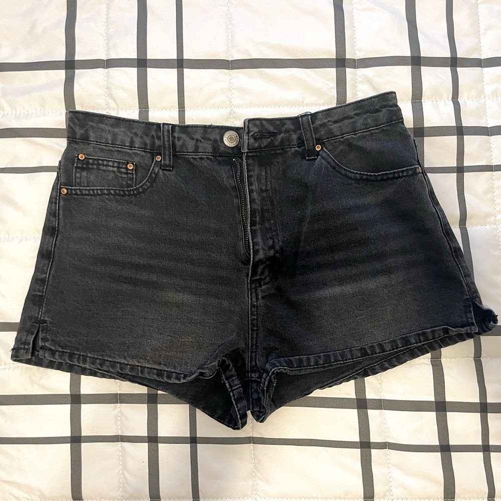 Forever 21 black denim shorts